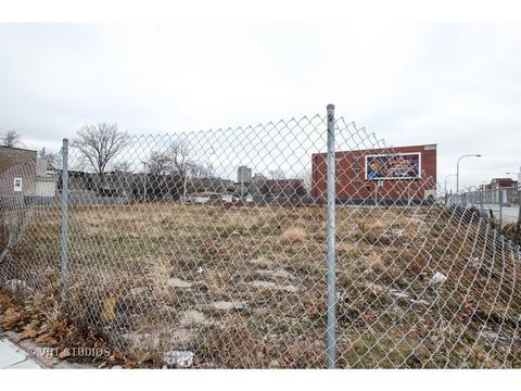 669 E Pershing Rd, Chicago, IL 60653 photo 2