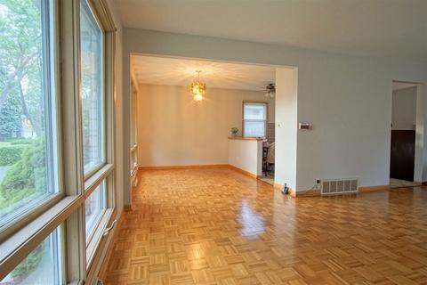1117 Willson Dr, Des Plaines, IL 60016 photo 5