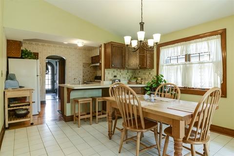 665 E Golf Rd, Des Plaines, IL 60016 photo 9