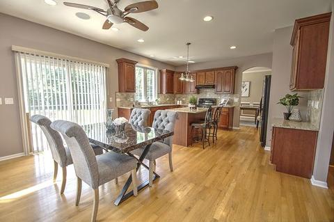 415 E Comstock Ave, Addison, IL 60101 photo 11