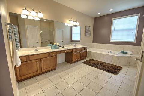 415 E Comstock Ave, Addison, IL 60101 photo 14
