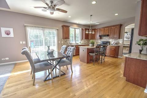 415 E Comstock Ave, Addison, IL 60101 photo 10