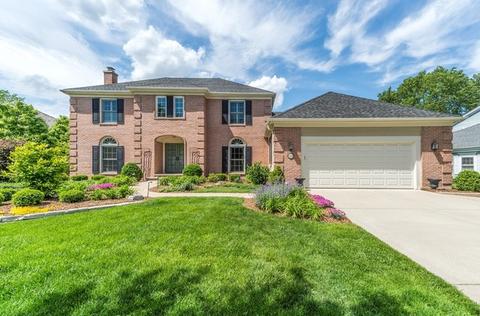 2085 Gladstone Dr, Wheaton, IL 60189 photo 1
