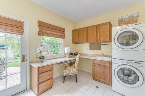 2085 Gladstone Dr, Wheaton, IL 60189 photo 11