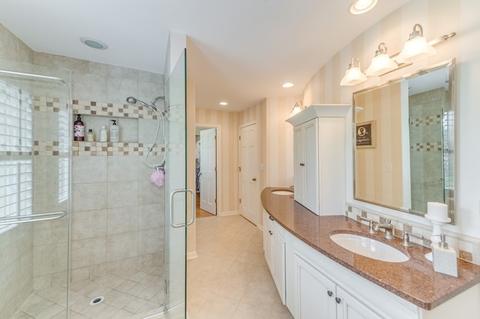 2085 Gladstone Dr, Wheaton, IL 60189 photo 15