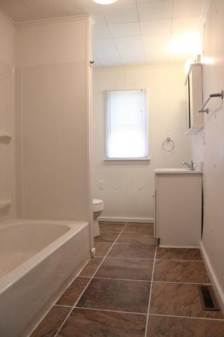 215 E Oak St, Georgetown, IL 61846 photo 9