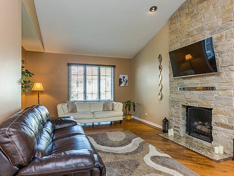 640 Rose Ln, Bartlett, IL 60103 photo 5