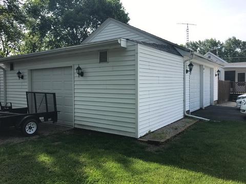 261 E Union St, Seneca, IL 61360 photo 4