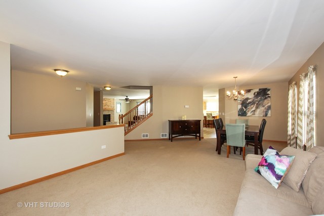 25312 Maxwell St, Manhattan, IL 60442 photo 2