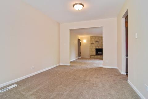 535 Geronimo St, Hoffman Estates, IL 60169 photo 3