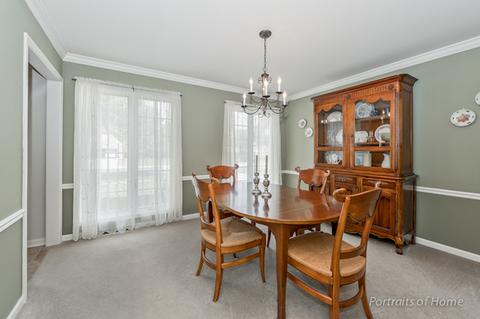 2015 Cromwell Dr, Wheaton, IL 60189 photo 3