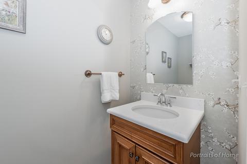 2015 Cromwell Dr, Wheaton, IL 60189 photo 12