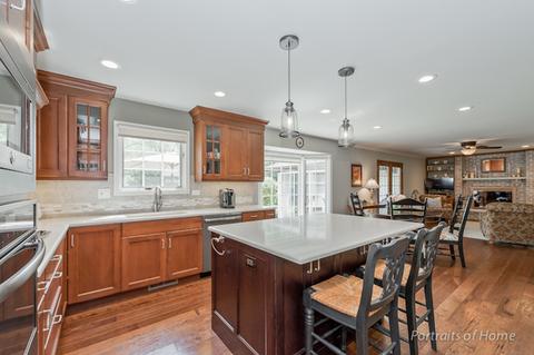 2015 Cromwell Dr, Wheaton, IL 60189 photo 8