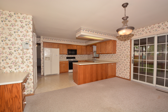 516 E Walnut St E, Peotone, IL 60468 photo 2