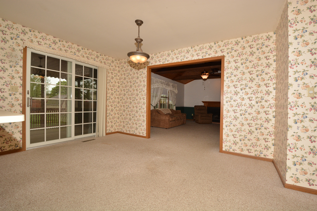 516 E Walnut St E, Peotone, IL 60468 photo 9