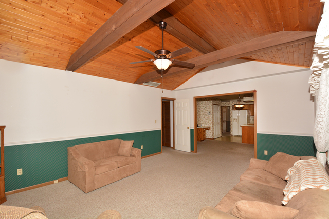 516 E Walnut St E, Peotone, IL 60468 photo 6