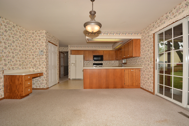516 E Walnut St E, Peotone, IL 60468 photo 7