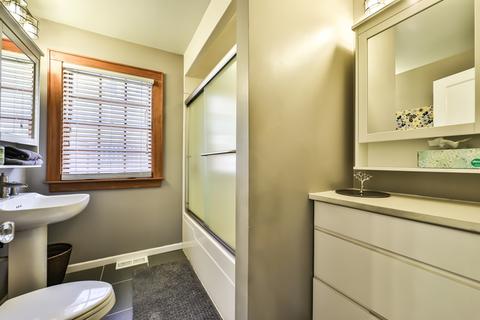 317 Addison Rd, Riverside, IL 60546 photo 9