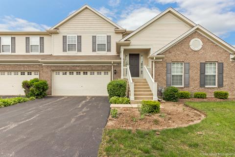 1562 Matthew Dr, Algonquin, IL 60102 photo 1