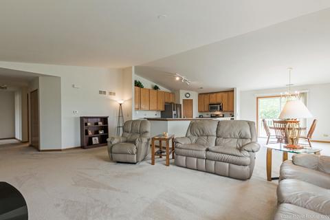 1562 Matthew Dr, Algonquin, IL 60102 photo 12