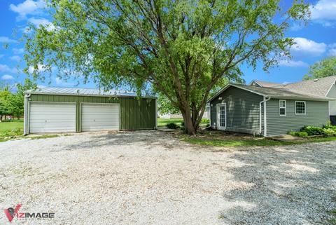 210 Sheldon Ave, Campus, IL 60920 photo 5
