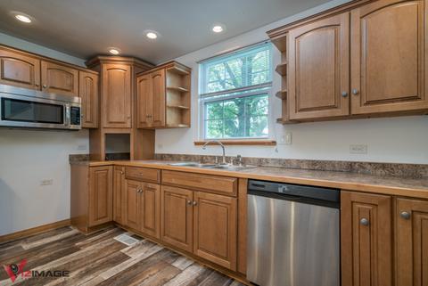 210 Sheldon Ave, Campus, IL 60920 photo 11