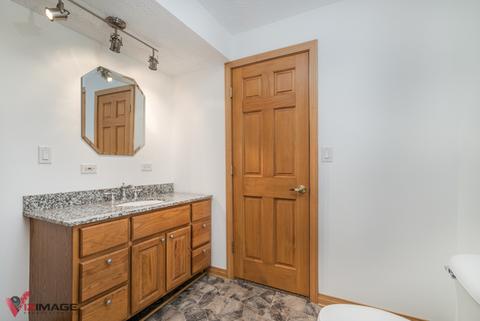 210 Sheldon Ave, Campus, IL 60920 photo 17