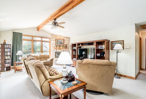 16205 Fairfield Dr, Plainfield, IL 60586 photo 2