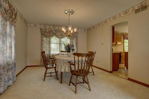 24806 W Illini Dr, Plainfield, IL 60544 photo 4