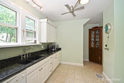 153 Laurel Ct, Elgin, IL 60120 photo 3