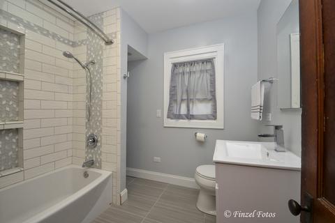153 Laurel Ct, Elgin, IL 60120 photo 5