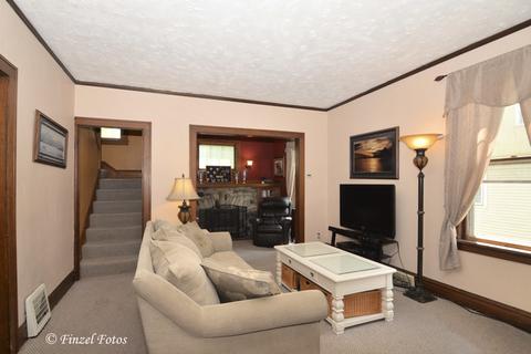 153 Laurel Ct, Elgin, IL 60120 photo 6