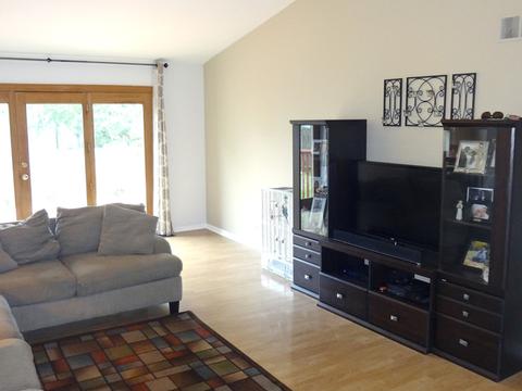 3123 Eugene Ln, Aurora, IL 60504 photo 2