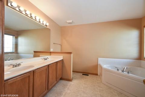2020 Fairfield Dr, Plainfield, IL 60586 photo 8