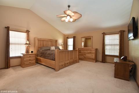 2020 Fairfield Dr, Plainfield, IL 60586 photo 4
