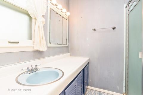 1760 E Corktree Ln, Mount Prospect, IL 60056 photo 9