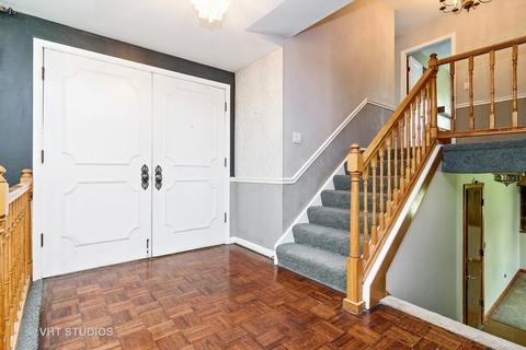 1760 E Corktree Ln, Mount Prospect, IL 60056 photo 2