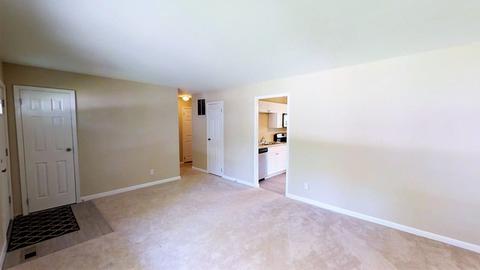 3205 Sylvan Dr, Champaign, IL 61821 photo 4