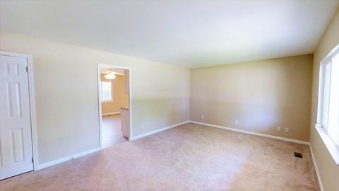 3205 Sylvan Dr, Champaign, IL 61821 photo 3