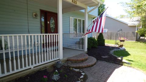 433 E Reader St, Elburn, IL 60119 photo 3