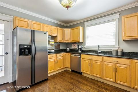 900 Mapleton Ave, Oak Park, IL 60302 photo 4