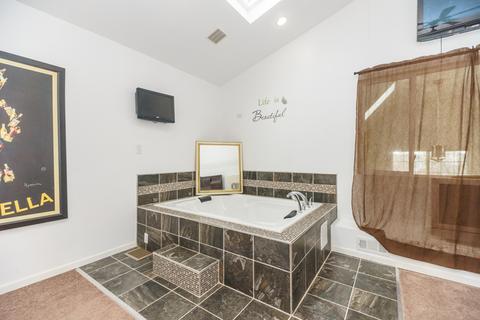 516 E 45th St, Chicago, IL 60653 photo 21