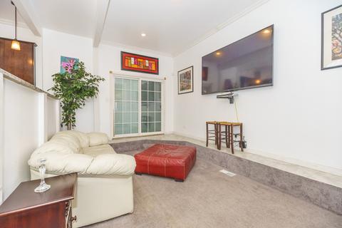 516 E 45th St, Chicago, IL 60653 photo 6