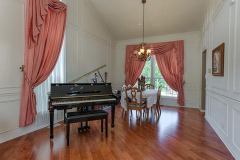 2124 Colonial St, Aurora, IL 60503 photo 6