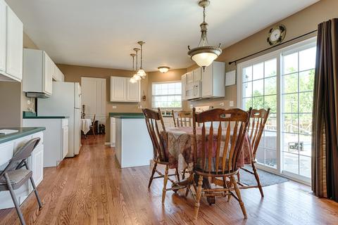 2124 Colonial St, Aurora, IL 60503 photo 10