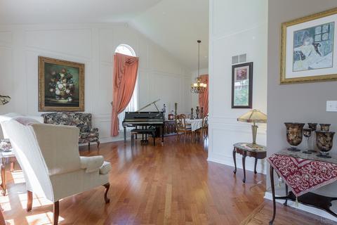 2124 Colonial St, Aurora, IL 60503 photo 5