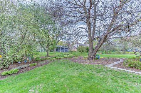 320 Suffield Ct, Geneva, IL 60134 photo 24