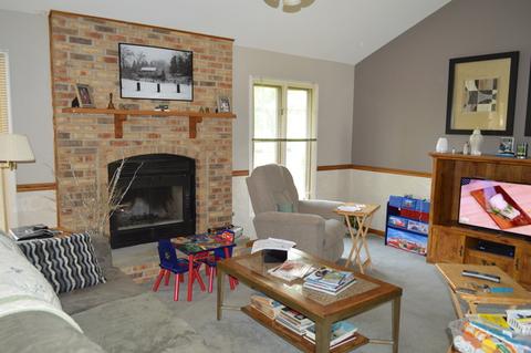 585 Garys Dr, Antioch, IL 60002 photo 2