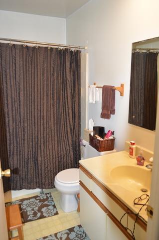 585 Garys Dr, Antioch, IL 60002 photo 9