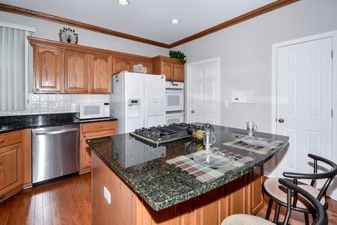 1470 Pheasant Trail Ct, Hoffman Estates, IL 60192 photo 17